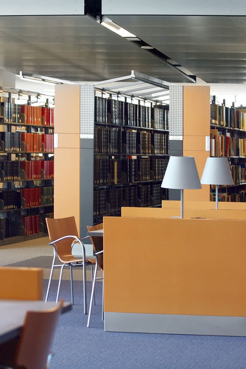 School library media center designed for quiet study and AV-supported group learning.